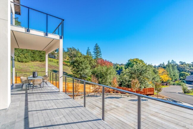 Building Photo - 1580 Clear Ridge Dr