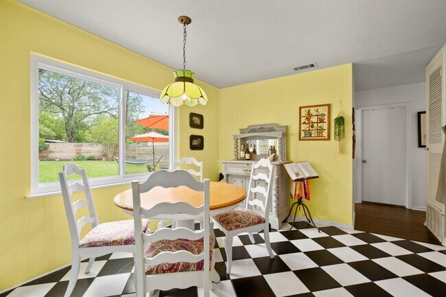 Building Photo - 408 Ramble Ln