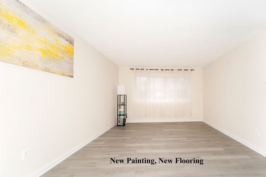 Building Photo - 14 Halley Pl SE