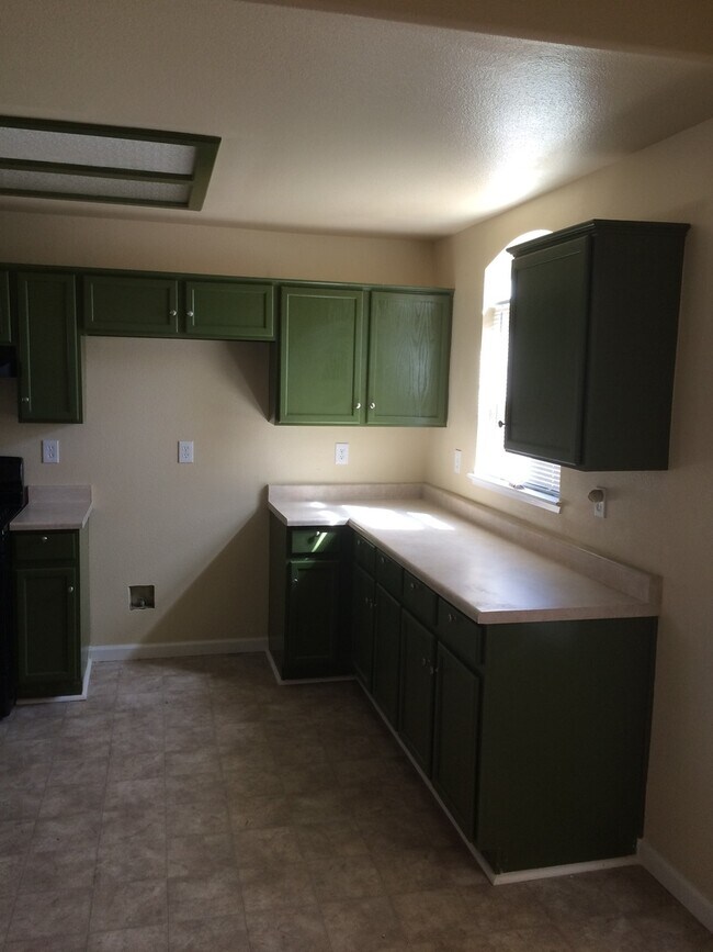 Building Photo - Madera Home for Rent