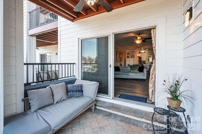 Building Photo - 18695 Vineyard Point Ln