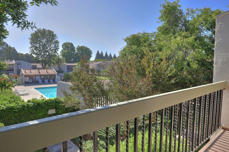 Building Photo - 5518 Armitos Ave