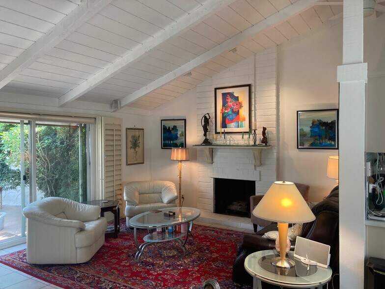 Building Photo - 2330 Miramonte Cir E