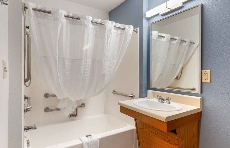 Building Photo - Furnished Studio-Fayetteville