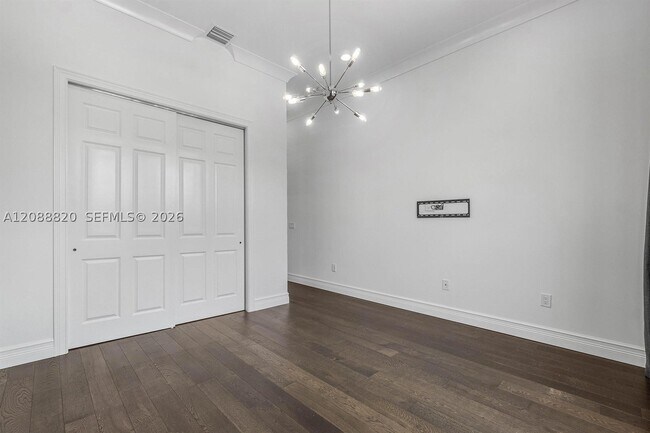 Building Photo - 9747 Vitrail Ln