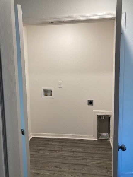 Building Photo - 11 Ripcord Ln