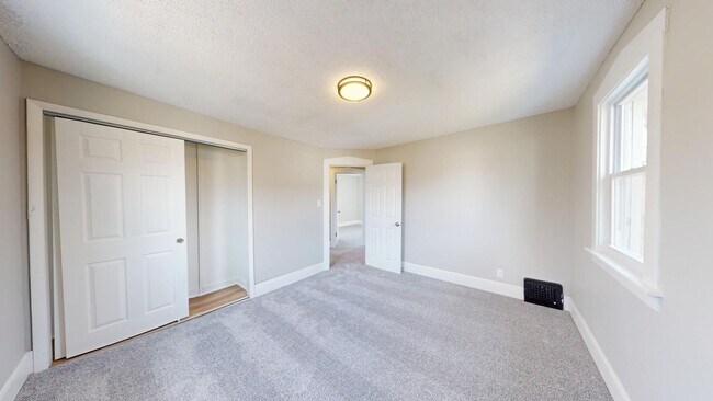 Building Photo - Cudell / West Boulevard Area - 3 bedroom/1...