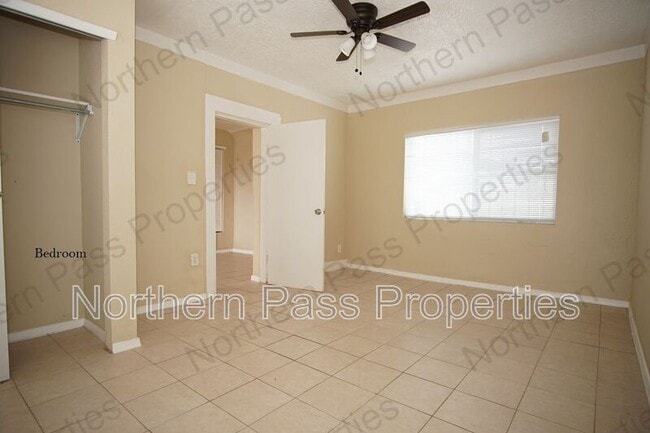 Building Photo - 3922 N Piedras St