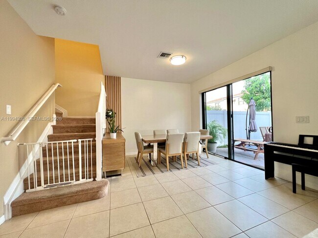 Building Photo - 649 NE 191st St