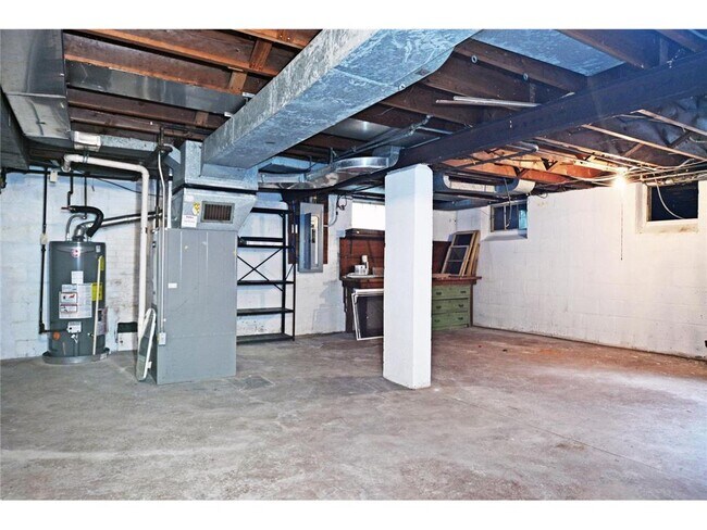 Building Photo - 155 Benton Ave