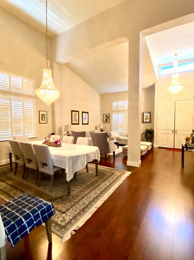 Building Photo - Fully Furnished Single-Family Home in San ...