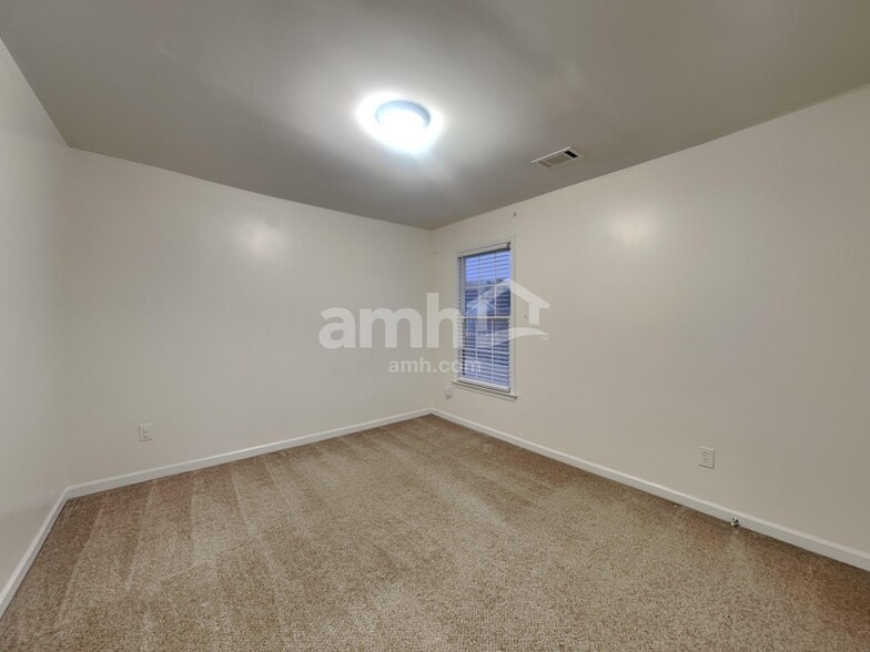 Building Photo - 1217 Rocky Branch Tr