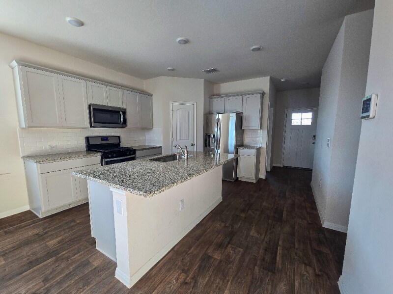 Building Photo - 109 Brody Ln
