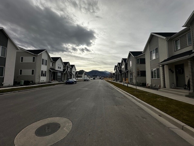 Building Photo - Mapleton 64