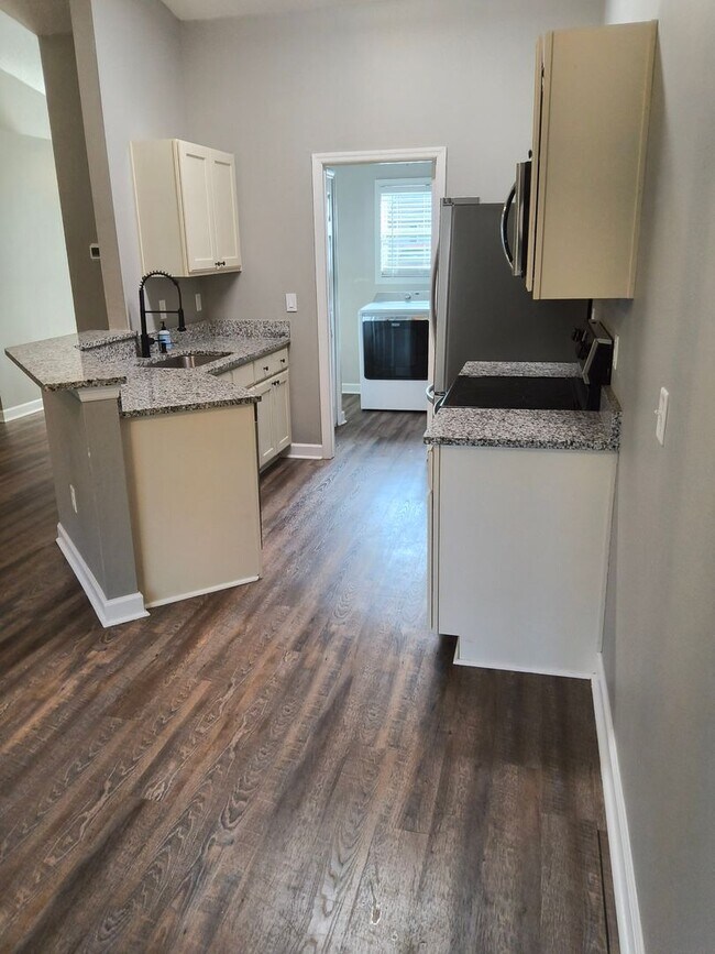Building Photo - 16 Brindlewood Dr