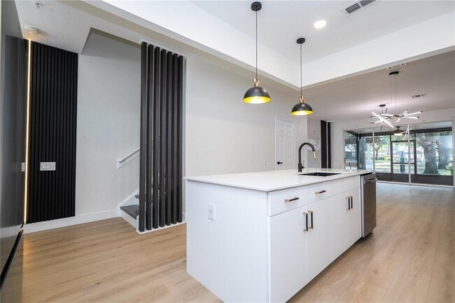 Building Photo - 7022 Cadiz Blvd