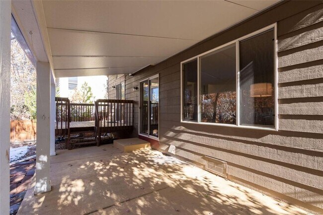 Building Photo - AMAZING 4 Bed 4 Bath Single Family Home in...