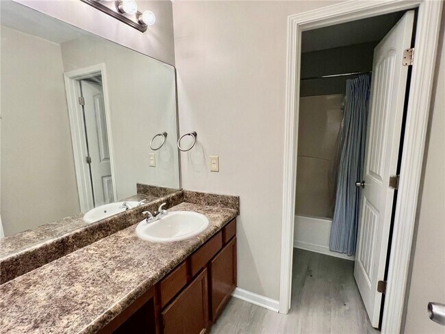 Building Photo - 302 Alcovy Way