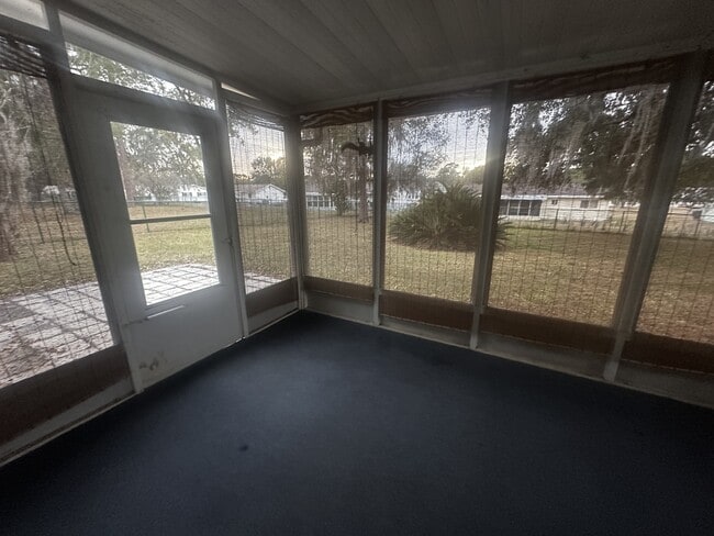 Building Photo - 11150 SW 76th Ave