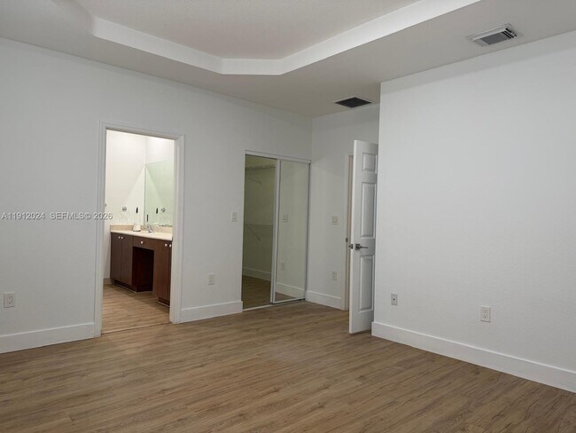 Building Photo - 14934 SW 41st Ln