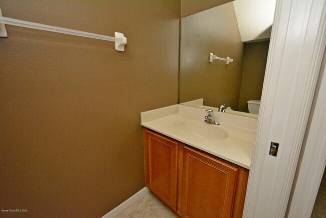 Building Photo - 820 Glen Abbey Way