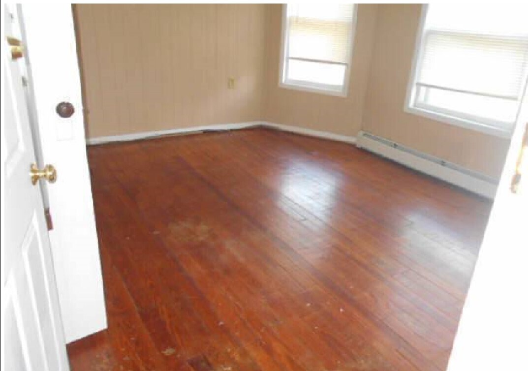 Building Photo - 130 Ridgeway St