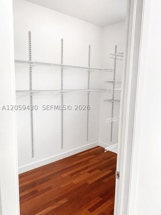 Building Photo - 2954 Whitehead St