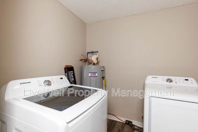 Building Photo - 1169 Dogwood Ln