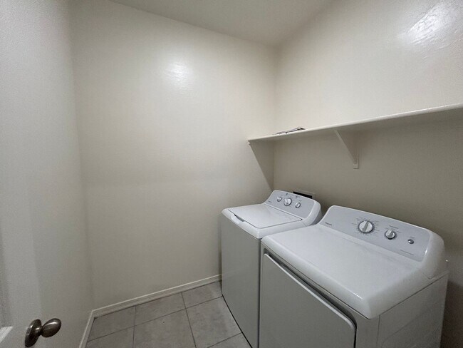 Building Photo - 4 BR, 3 bath, Beautiful Maricopa home in p...