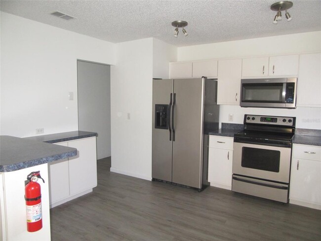 Building Photo - 20224 Tappan Zee Dr