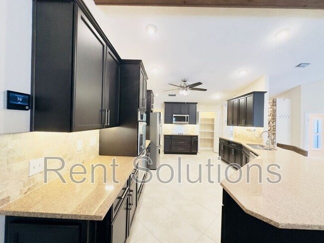 Building Photo - 3015 Tall Pine Dr