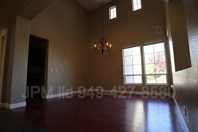 Building Photo - 3000 Granite Pointe Dr