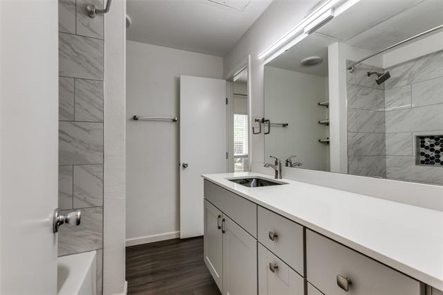 Building Photo - 8601 Park Ln