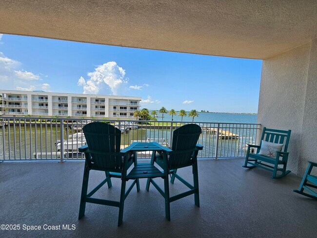 Building Photo - 590 S Banana River Dr