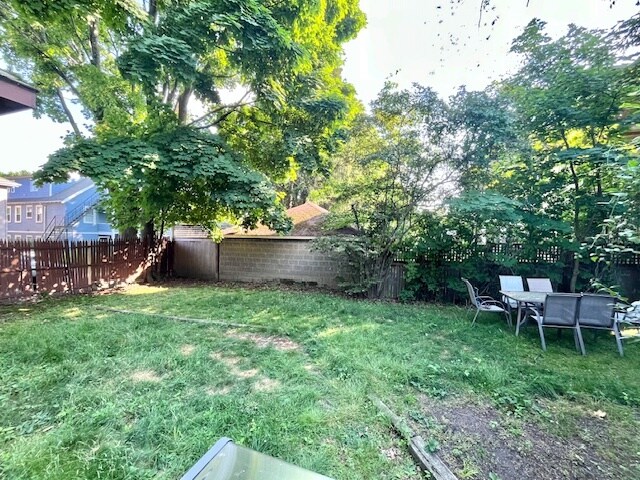 Building Photo - 35 Matchett St