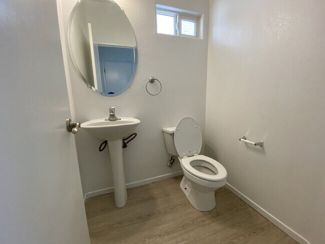 Building Photo - 1972 Joyful St