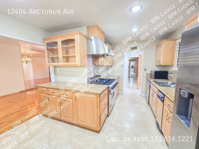 Building Photo - 13404 Arcturus Ave