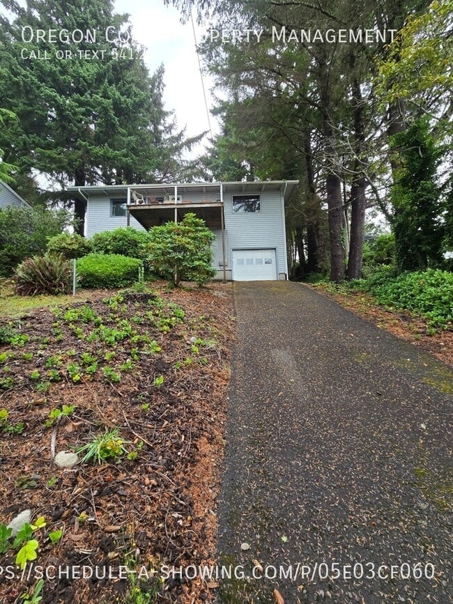 Building Photo - 3532 NE Quay Ave