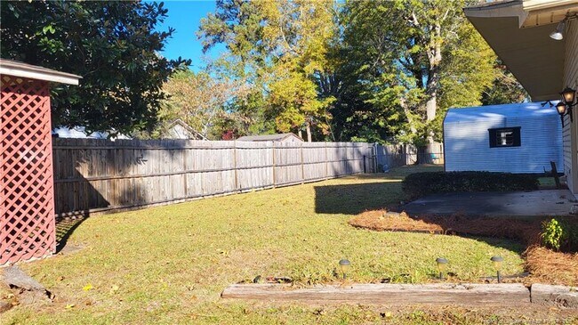 Building Photo - 304 W 16th St