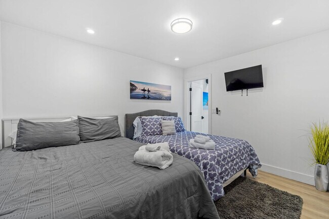 Building Photo - 3470 Carlsbad Blvd