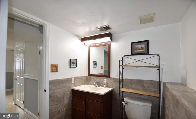 Building Photo - 3150 Beethoven Way