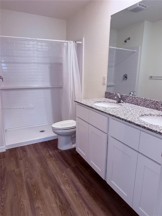 Building Photo - 858 Friendship Cir