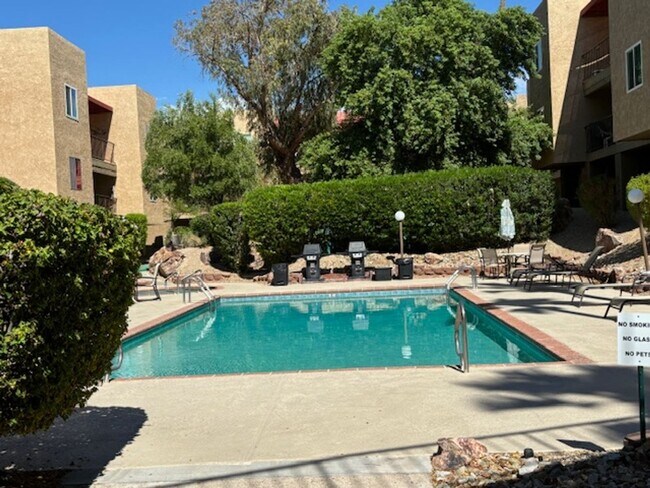 Building Photo - 276 Lake Havasu Ave