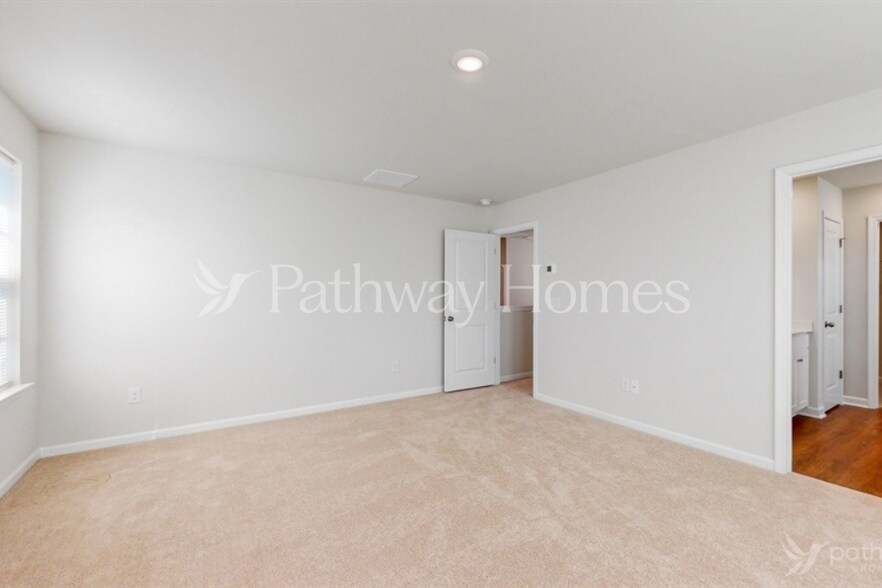 Building Photo - 335 Kennerly Center Dr
