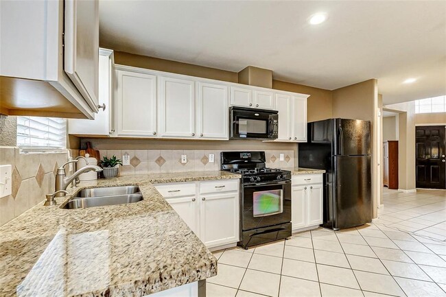 Building Photo - 6303 Applewood Forest Dr