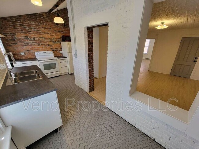 Building Photo - 3 Ashland Pl