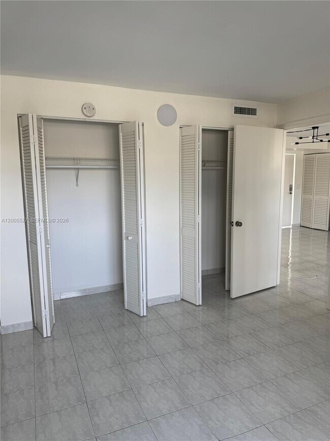 Building Photo - 6725 Harding Ave