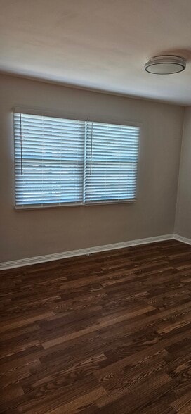 Building Photo - 4579 W 161st St