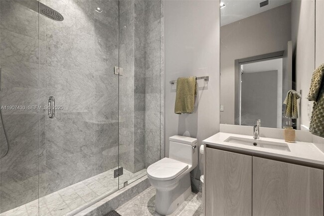 Building Photo - 480 NE 31st St