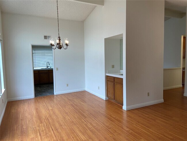 Building Photo - 20429 Amhurst Dr